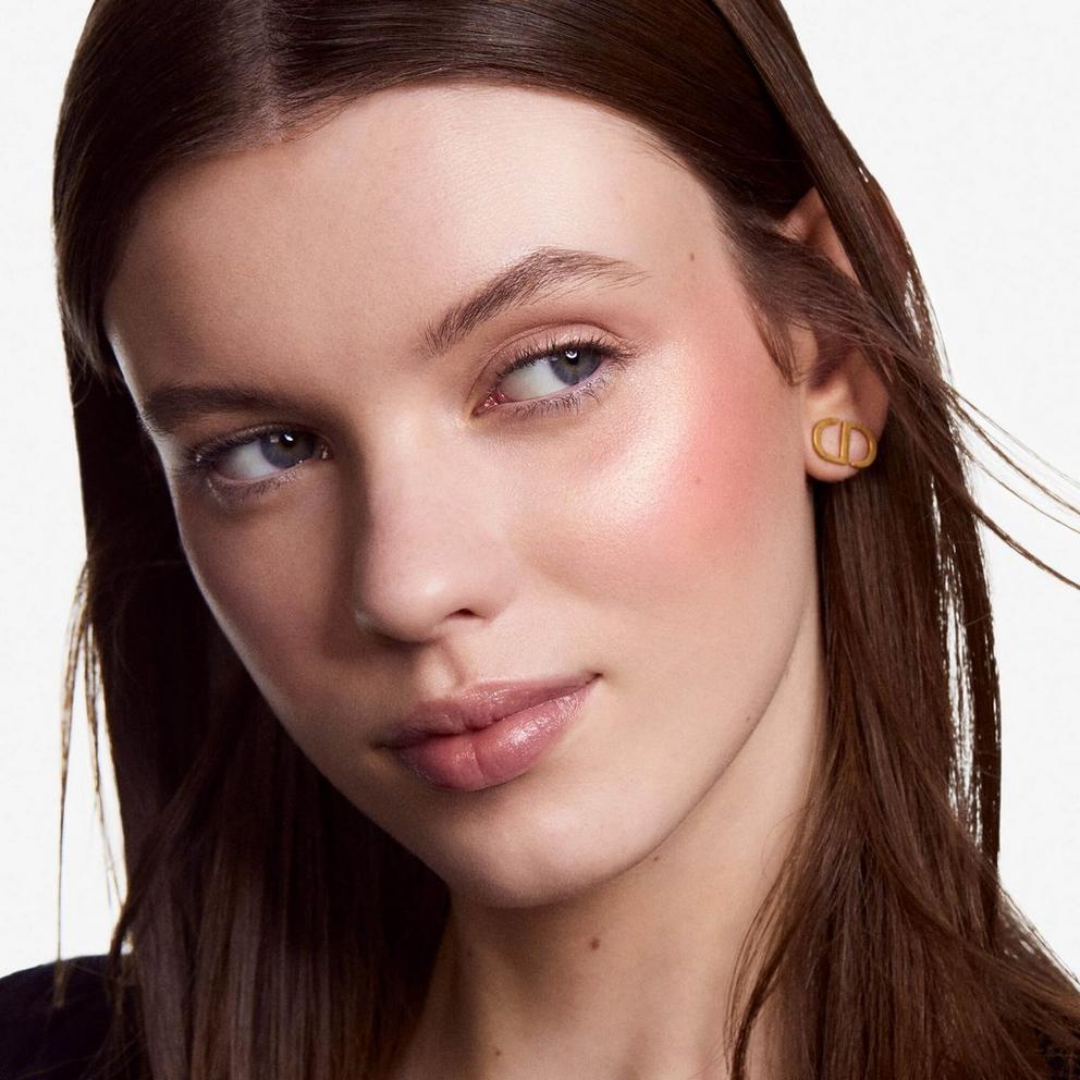 Dior Rouge Blush Colour & Glow 457 Diorette palette open showing the matte coral blush and peachy-gold highlighter