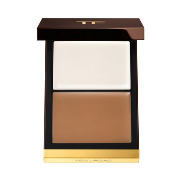 Tom Ford Shade and Illuminate Contour Duo in 0.5 Intensity compact on black background.